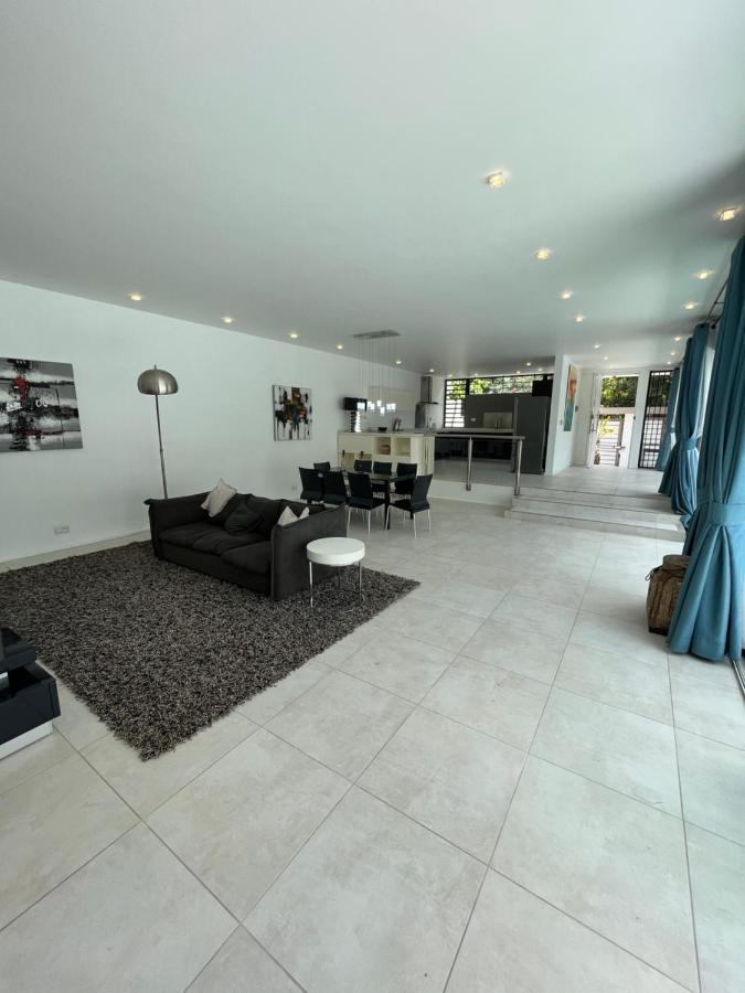 Villa Moderne A Trou Aux Biches Luaran gambar
